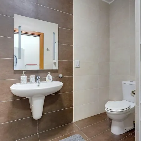 Centric And Spacious With Wifi And Balcony Apartment Gzira