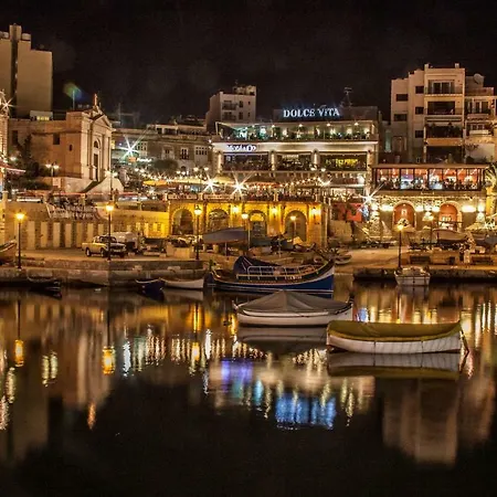 Centric And Spacious With Wifi And Balcony Gzira
